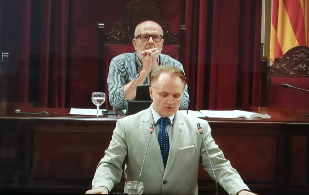 Maxo Benalal, diputado de Ciudadanos en el Parlamento de las Islas Baleares, defiende la PNL